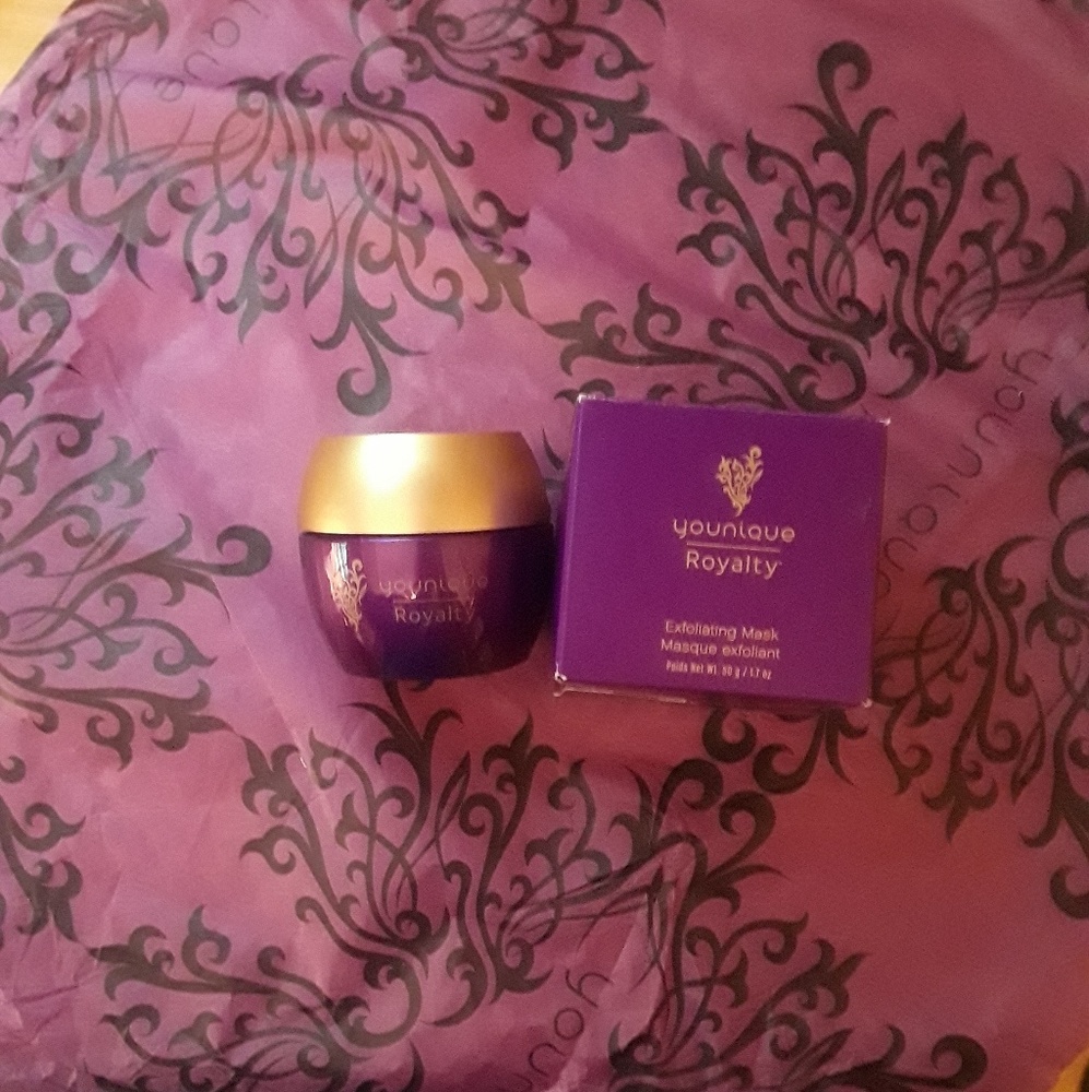 NIB Younique Royalty Exfoliating Mask